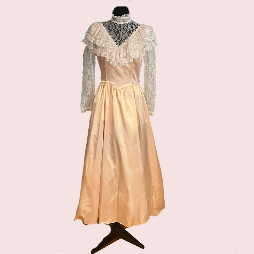 Fabulous  70s Gunne Sax Romantic Prairie Wedding Gown 8-9